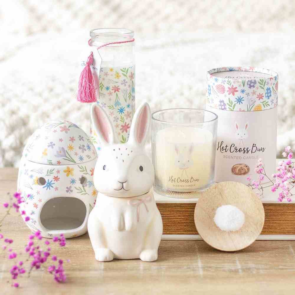 The Fashion Gift Shop: Hot Cross Bun Candle, Bunny Design with Pompom and Floral Print by Jones Home & Gifts, Candles