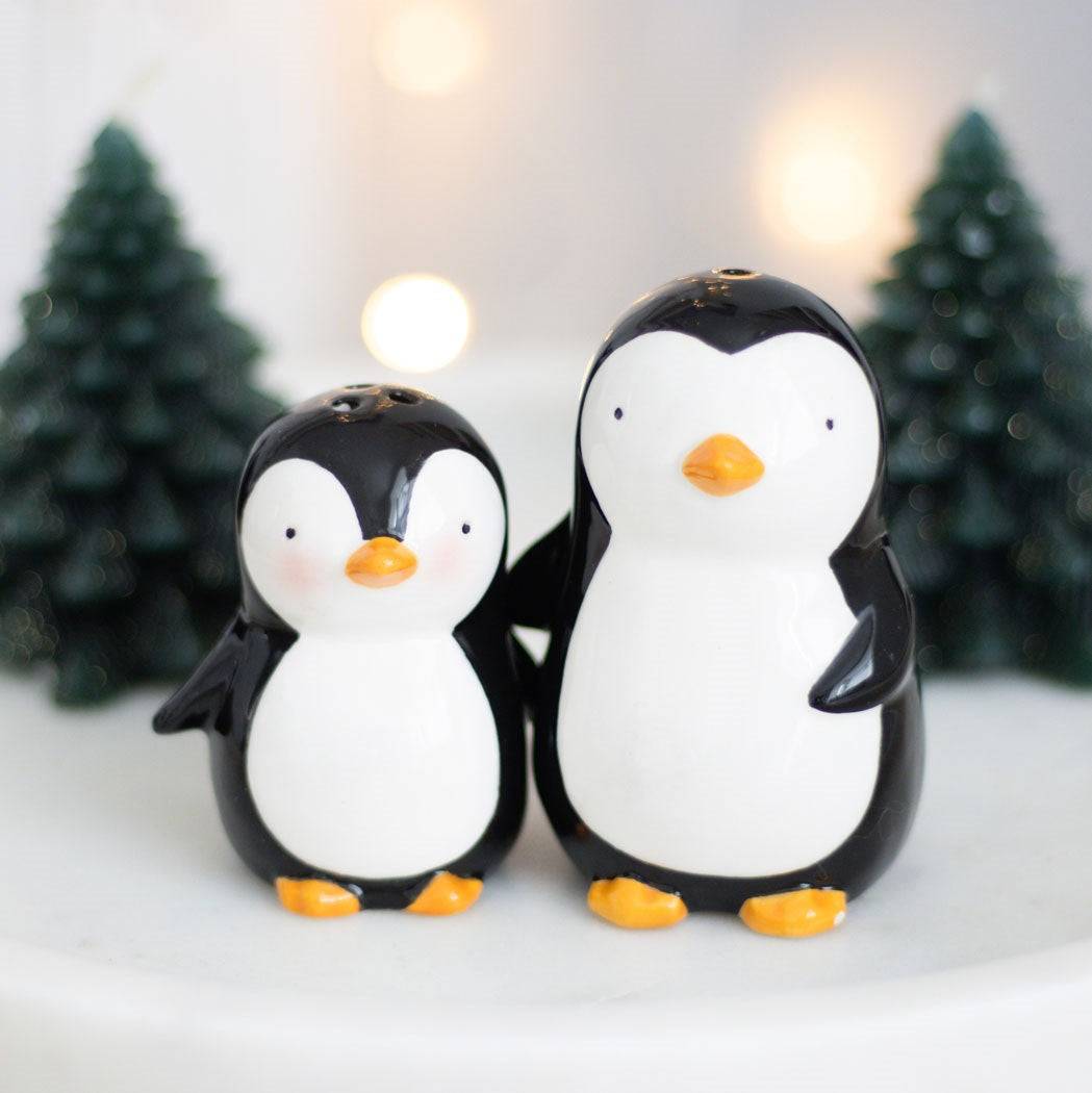 Hugging Penguins Salt and Pepper Shakers - Cubby Bellies Penguins Set