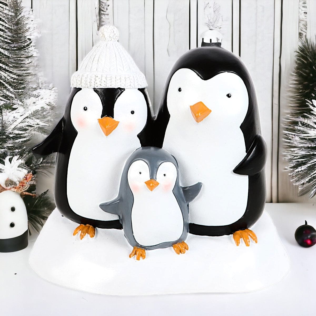 Cute Penguin Family Resin Ornament, Christmas Decorations.