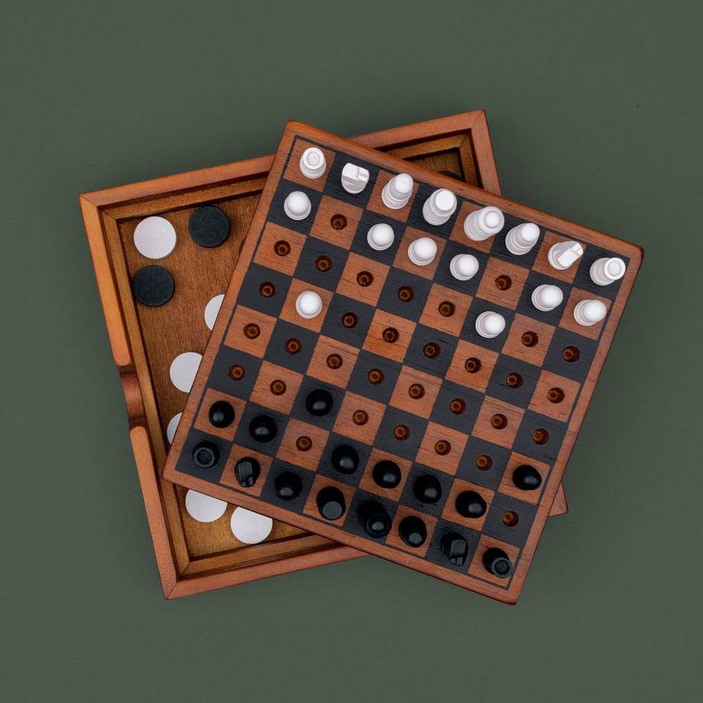 Iron & Glory Wooden 2 in 1 Games Set Chess and Checkers - Games & Puzzles by SuckUK