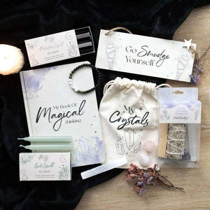 The Fashion Gift Shop: Magic Luck Spell in a Box With Holder Complete Set 3 Green Candles by Spirit of equinox, Candles